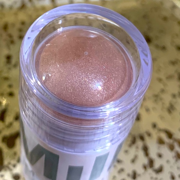 MILK MAKEUP Highlighter - Picture 6 of 9